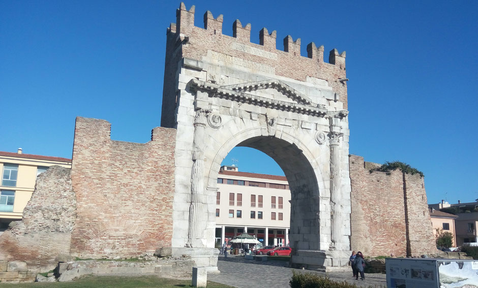 Arco di Augusto