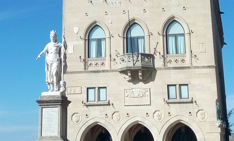 Statua del Palazzo del Governo di San Marino